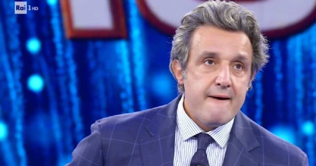 “Fatto fuori”: Flavio Insinna sconcertato | Gli tolgono il programma