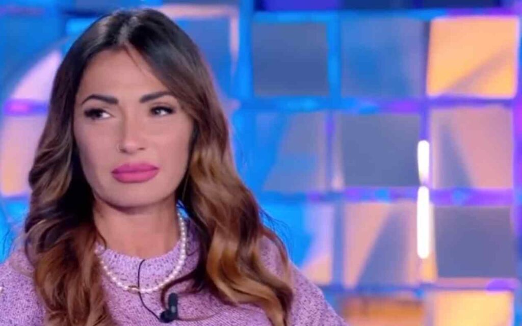 Ida Platano ai ferri corti, il dettaglio non sfugge: “Sono in crisi”