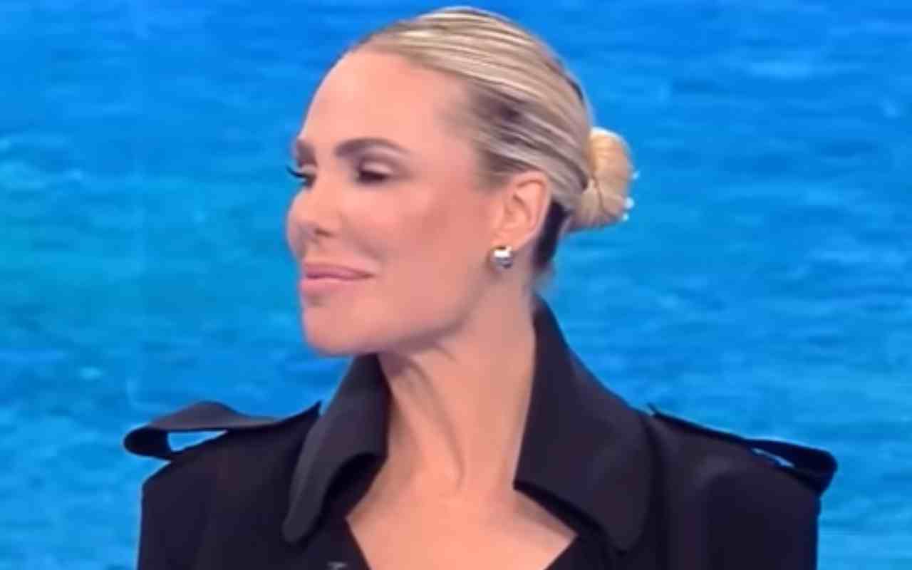 “Ecco il capitano”: Ilary Blasi gelata in diretta | Ecco la sua reazione [VIDEO]