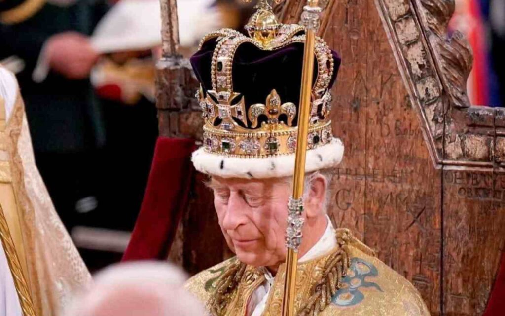 “Non è stato invitato all’incoronazione”: scivolone di Re Carlo | Si è dimenticato proprio di lui