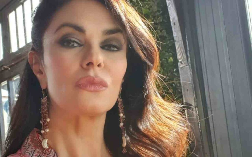 Che fine ha fatto Maria Grazia Cucinotta? Una bellezza mozzafiato: ecco dove vederla
