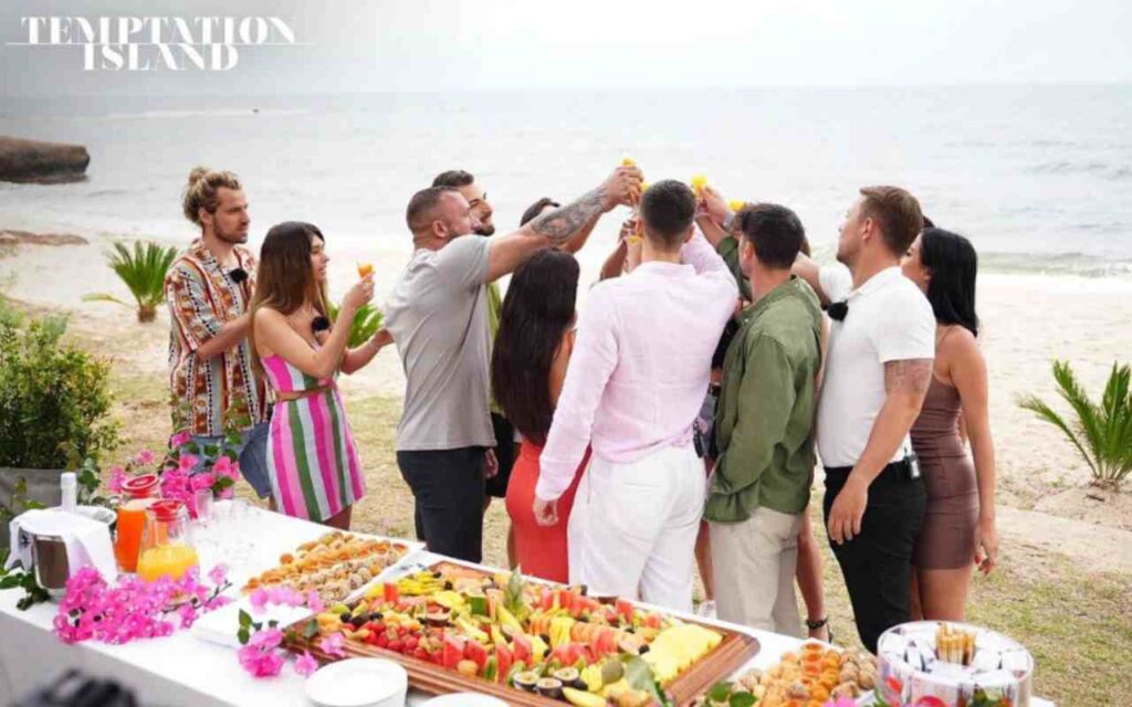Spoiler incontrollato Temptation Island: “Stanno ancora insieme” | Spunta un indizio