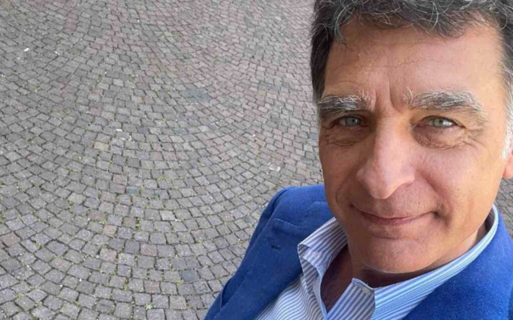 Sai dove abita Tiberio Timperi? Non ci crederai: ecco la sua casa