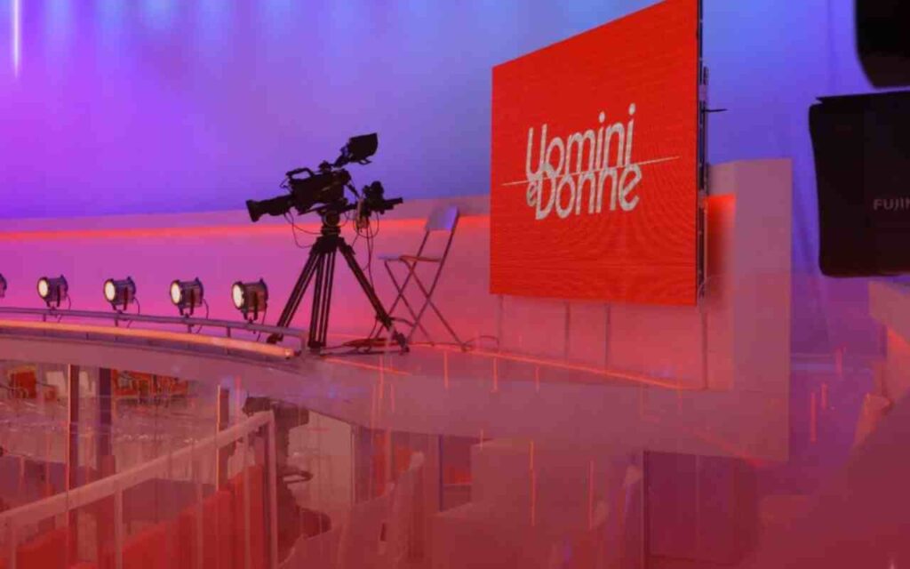 “Non verranno in studio”: Maria De Filippi costretta a farlo | Fuori da Uomini e Donne