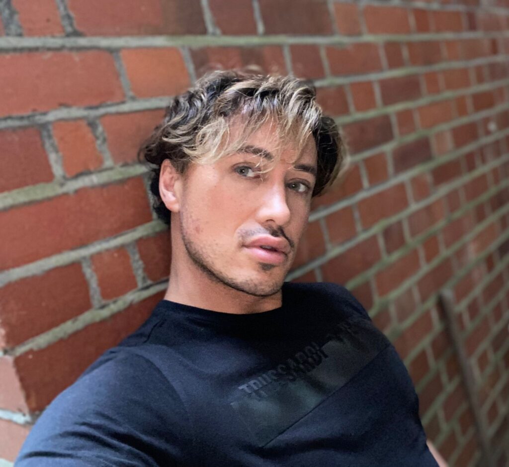 Chando Erik Luna smentisce la stampa italiana a iGossip.io: “Non voglio entrare nella Casa del Grande Fratello”