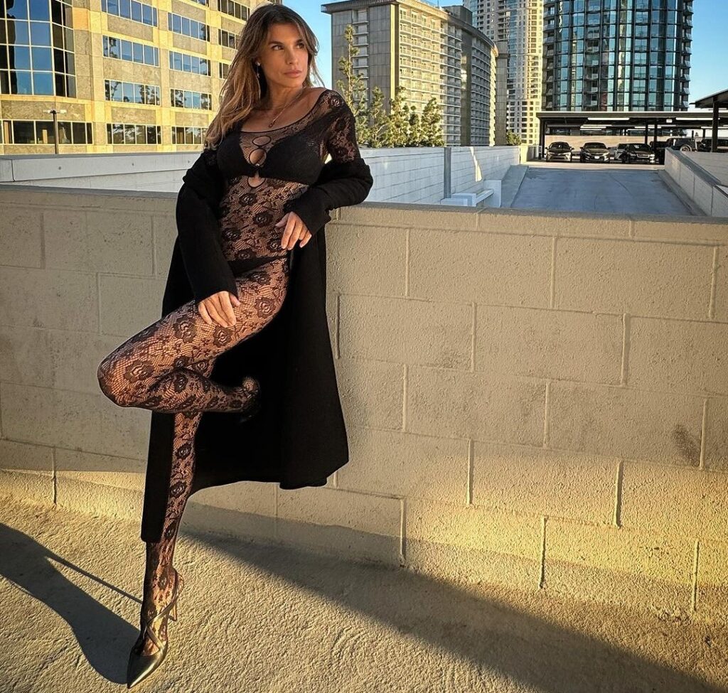 “Ti spaventa la vecchiaia?” La risposta di Elisabetta Canalis fa il pieno di like e commenti