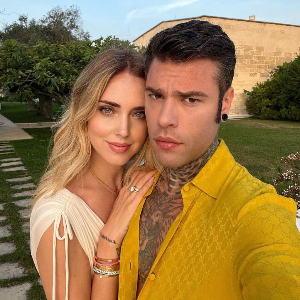 “Non si sono lasciati per i tradimenti”, Fabrizio Corona parla di Chiara Ferragni e Fedez