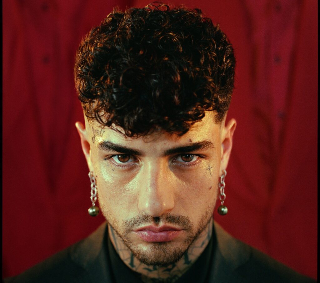 Pillole di Tony Effe feat. Sfera Ebbasta e Geolier: testo e video della canzone