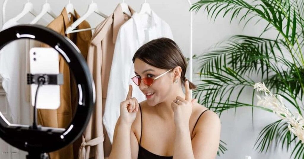 L’influenza dei trendsetter dei social media sulle tendenze globali della moda